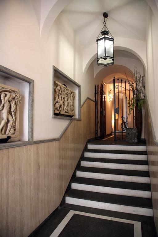Angel's House * Roma